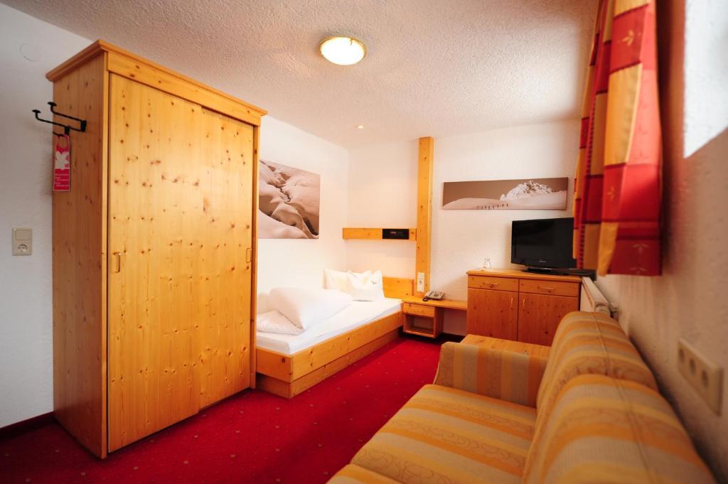 Hotel Toni Galtuer Luaran gambar
