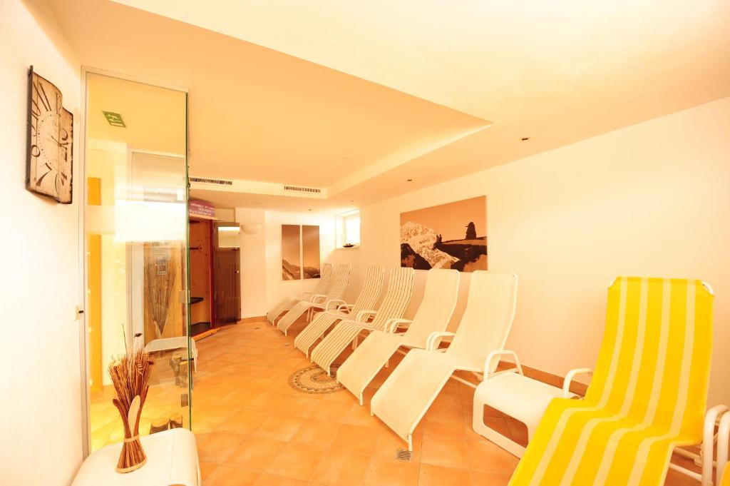 Hotel Toni Galtuer Luaran gambar