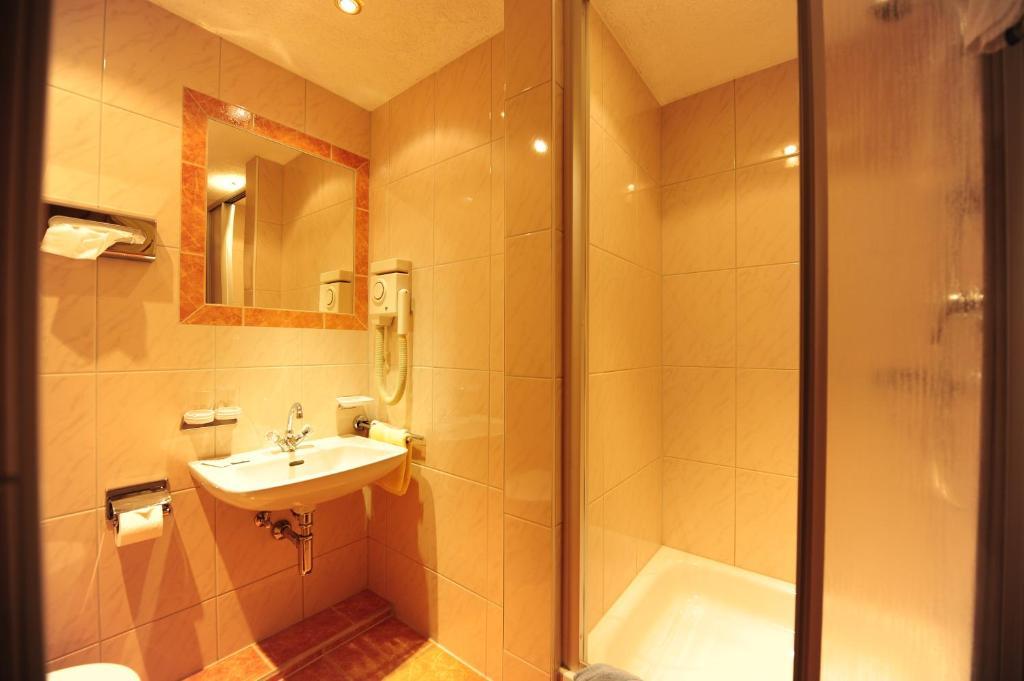 Hotel Toni Galtuer Bilik gambar
