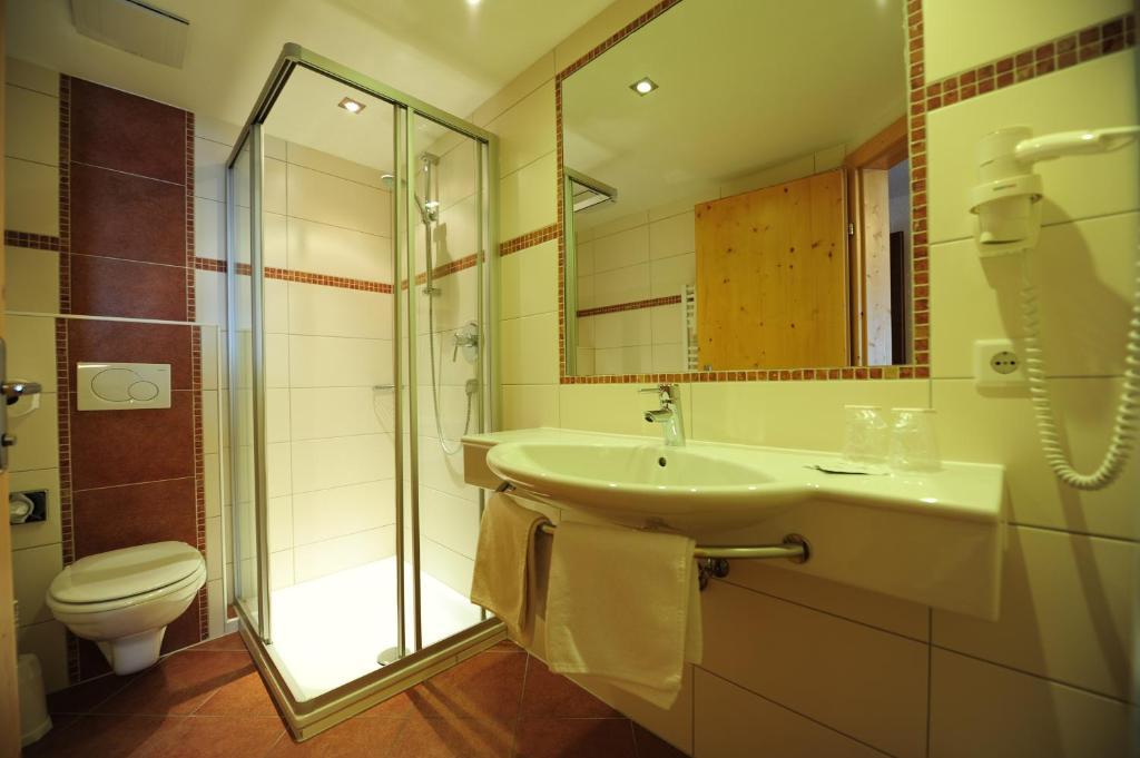Hotel Toni Galtuer Bilik gambar
