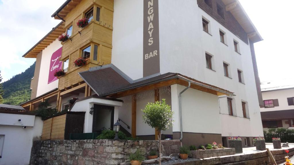 Hotel Toni Galtuer Luaran gambar