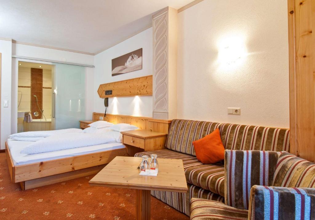Hotel Toni Galtuer Bilik gambar